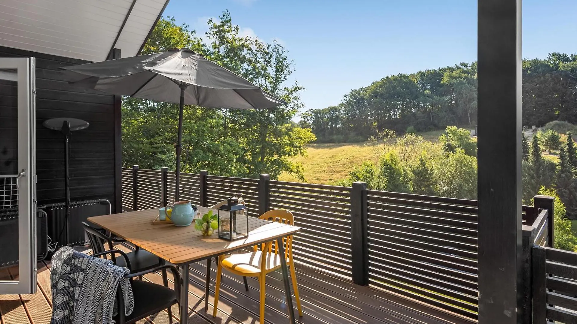 Beautiful Home In Ebeltoft With Kitchen Semesterbostad