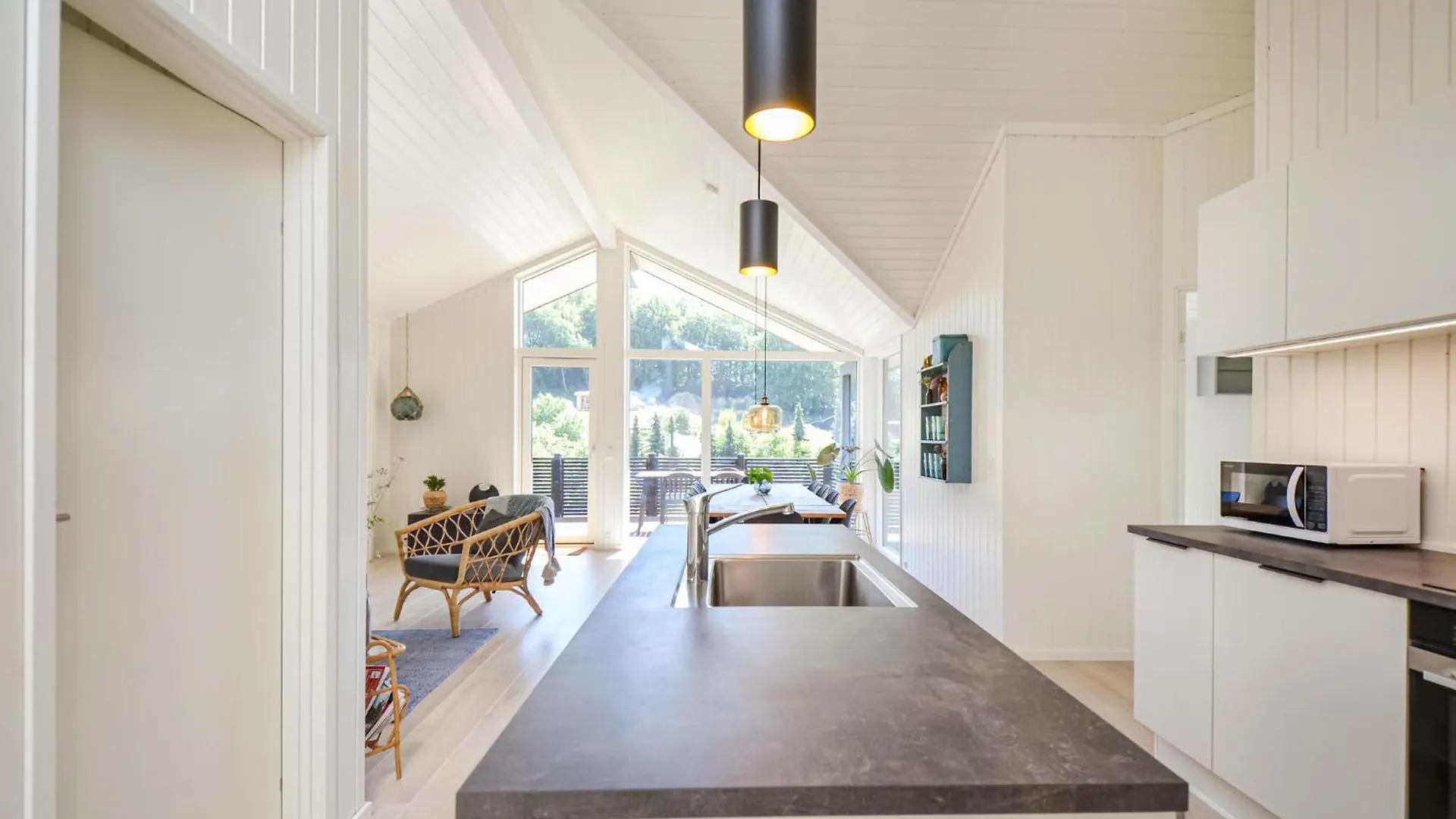 Semesterbostad Beautiful Home In Ebeltoft With Kitchen